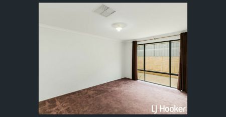 Beautiful & Large 4-bedroom 3-Bathroom - Photo 4