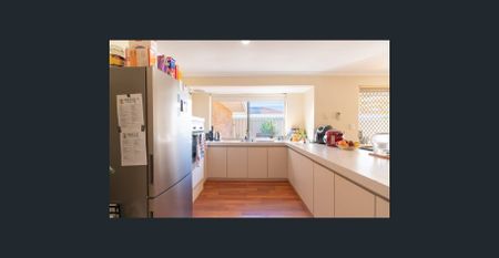 4x2 Family Home with Multiple Living Areas - Photo 4