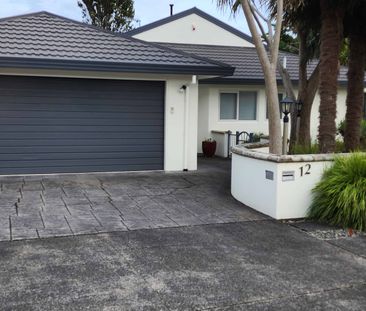 Large 3 bdrm home with bonus rooms/lots of storage - Photo 5