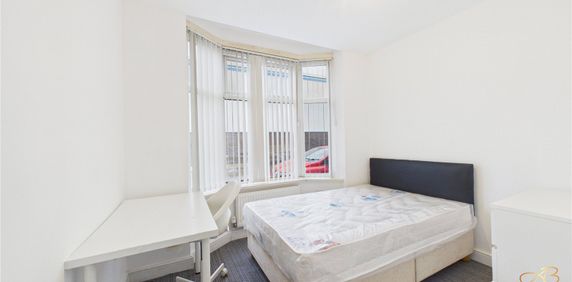 Room 1, Flat 1 - Photo 2