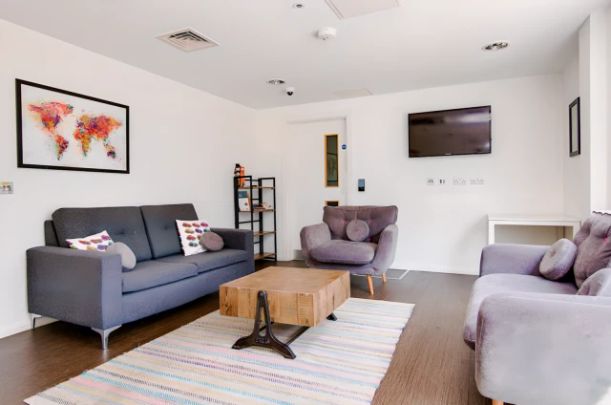 Gold Studio - Photo 1