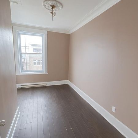 6 1/2 (4 Bdrm) for rent available immediately in Verdun - Photo 3