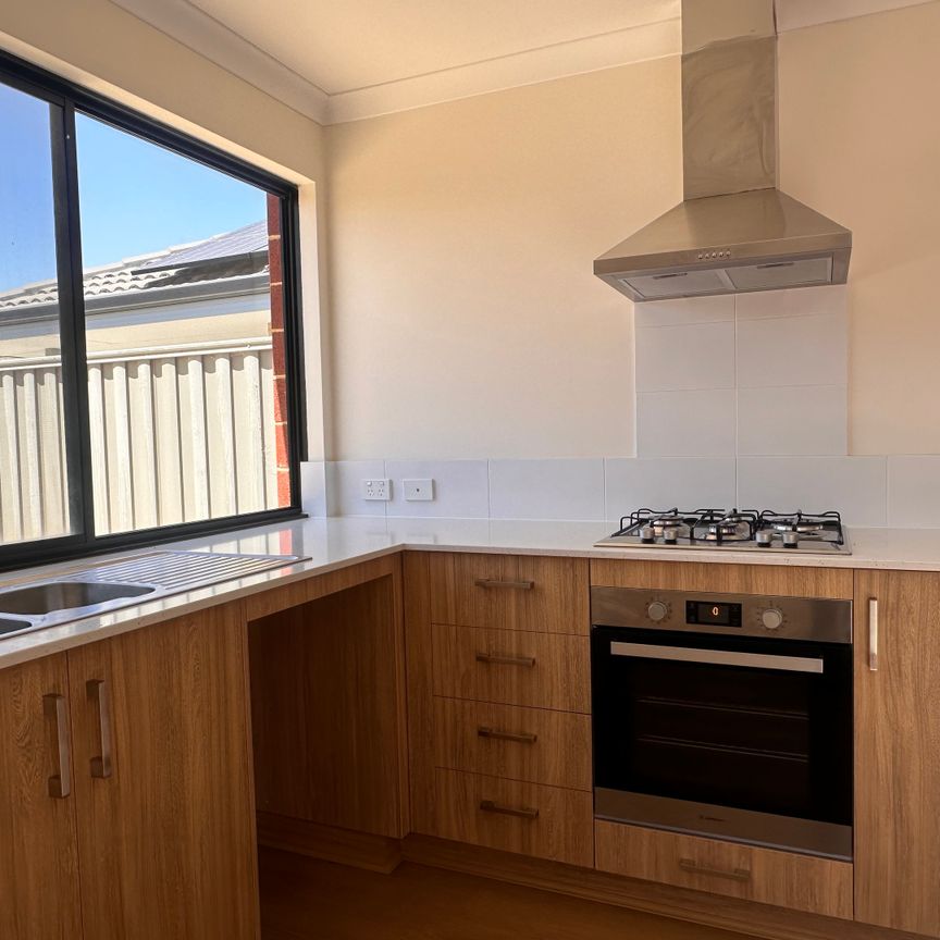 181 Inlet Bvd, South Yunderup WA 6208 - House For Rent | Domain - Photo 1