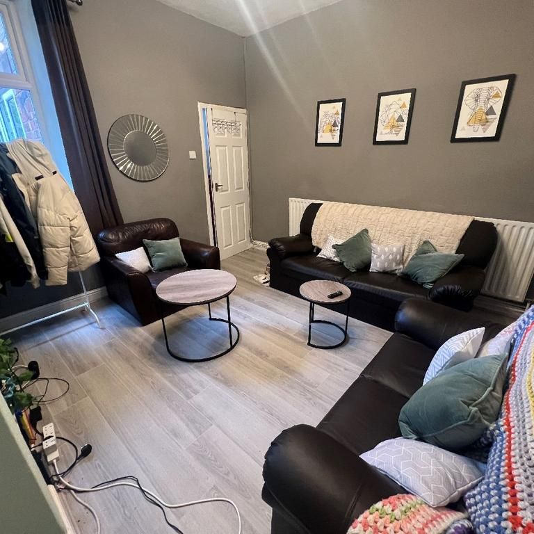 4 bedroom house to rent - Photo 1