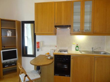 A newly refurbished first floor studio apartment in Bloomsbury, London WC1H - Photo 5