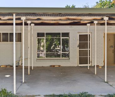 Neat 2 Bedroom Unit in Prime Flora Hill Location - Photo 3