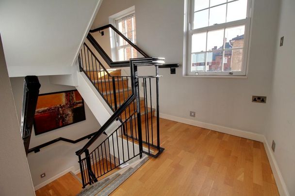 2 bedroom penthouse to rent - Photo 1