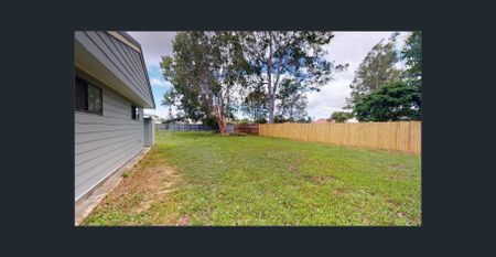 Stunning 3-Bedroom Gem with Two Parking Spaces – Newly & Luxuriously Renovated! - Photo 4