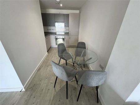 1 bedroom apartment to rent - Photo 2