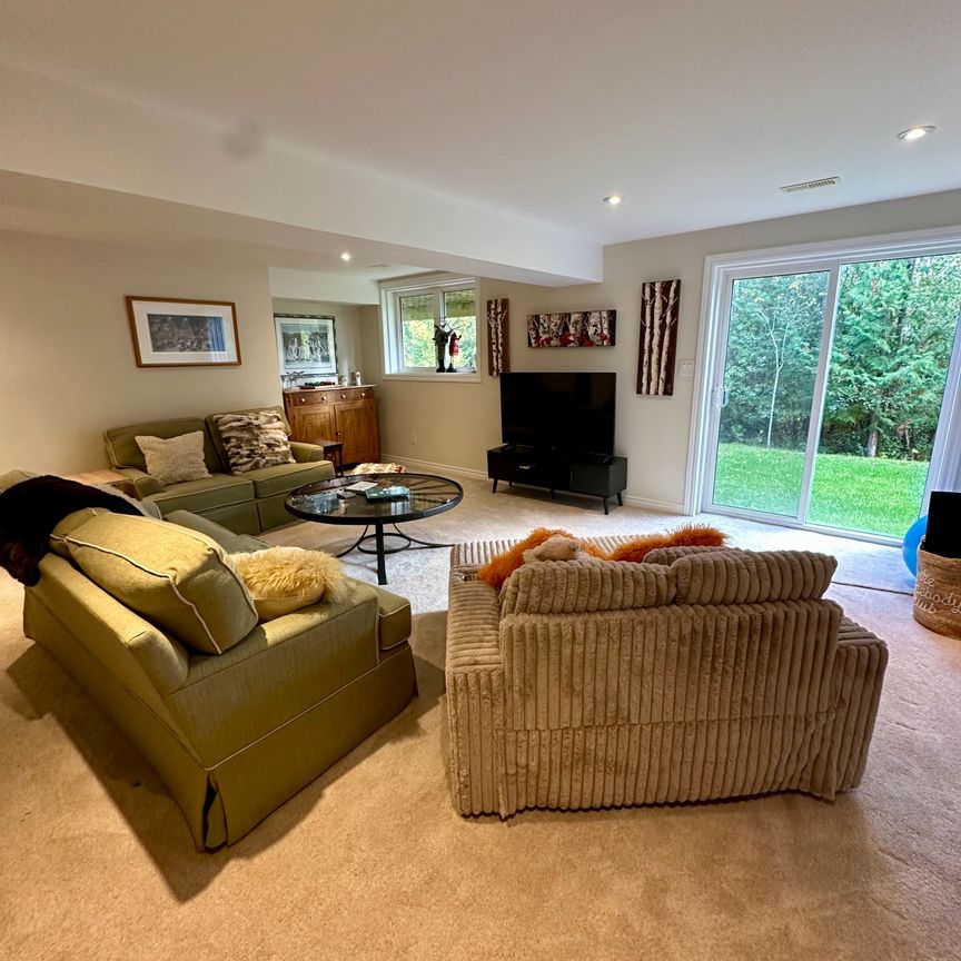 For Lease - 8 Robbie Way, Collingwood, Ontario - Photo 1