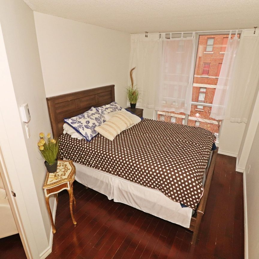 Condo for rent, Montréal (Ville-Marie) - Photo 1