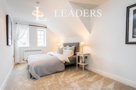 4 bedroom detached house to rent - Photo 5