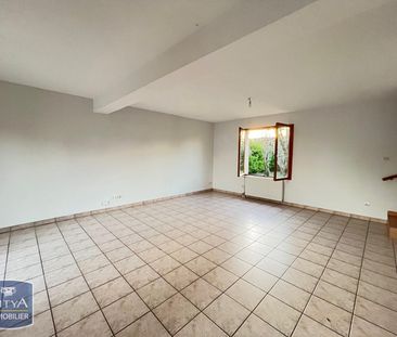 Location Maison 4 pièces 94m² LA CHAPELLE ST URSIN 18570 - Photo 2