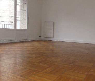 A LOUER. Disponible Le 23 avril 2025 . Quimper, Un Studio de 30 m² ... - Photo 1