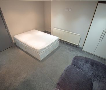 Victoria Road, Hyde Park, LS6 1DR, Leeds - Photo 6
