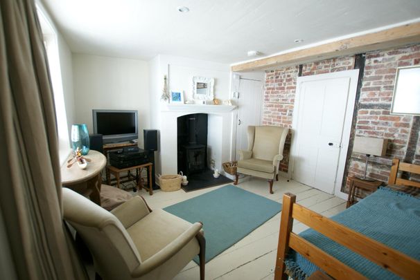 2 bedroom cottage to rent South Street, Emsworth, PO10 - Photo 1
