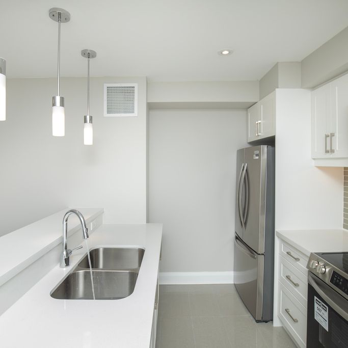 Benson Apartments - Photo 2