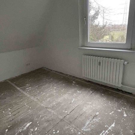 Kleine Dachgeschoßwohnung - Singles aufgepasst - Photo 1