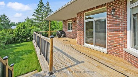 For Lease - 4 Blake Street, East Gwillimbury, Ontario - Photo 2