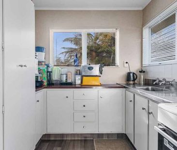 Family home and double garage - Photo 1