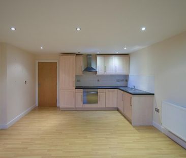 2 bedroom flat to rent - Photo 2