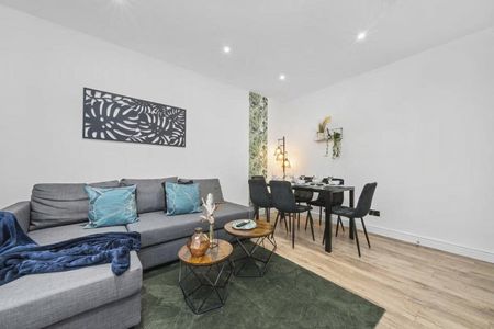 Bank Street - Photo 2