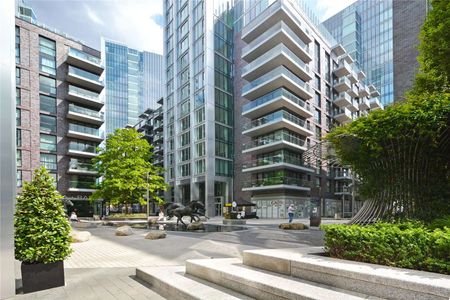 A beautifully appointed one bedroom apartment situated on the 1st floor of this exclusive Berkeley Homes development, located within Goodman's Fields, in the heart of the City. - Photo 4