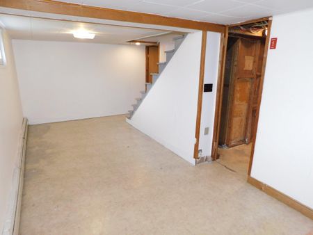 FOR RENT – 2 Graham Street, Dartmouth, Nova Scotia - Photo 4
