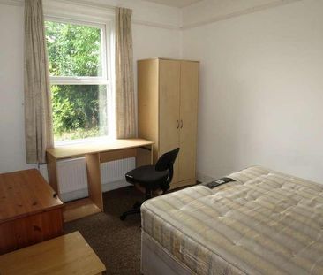 Bedroom Detached House In Winton, BH9 - Photo 6