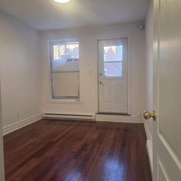 SUPER 3 1/2 ENSOLLEILLÉ COMPLETEMENT RENOVÉ 5 MNTS DE DE TOUT - Photo 1