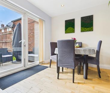 3 bedroom terraced house to rent - Photo 2