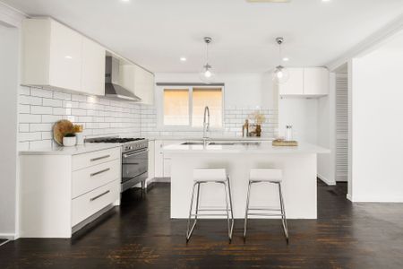 Freshly Renovated Family Gem - Photo 4