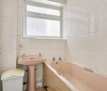 1 bedroom in a flat share to rent - Photo 4