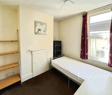 6 bedroom semi-detached house to rent - Photo 6