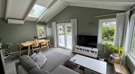 WELL PRESENTED 2x bedroom, 1x bathroom home: - Photo 2