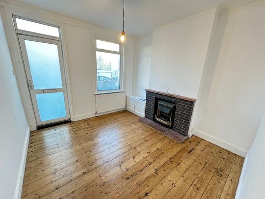 2 bedroom terraced house to rent - Photo 1