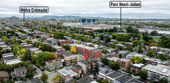 Magnifique 4 1/2 Condo Semi-Meublé avec Terrasse sur le Toit et Vue sur le Mont-Royal – Ahuntsic-Cartierville - Photo 2