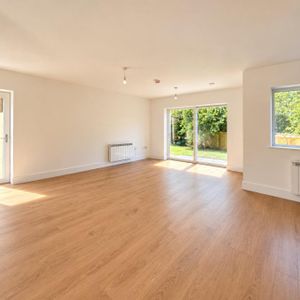 Burgess Close, Kingswood, Bristol, Gloucestershire, BS15 - Photo 2