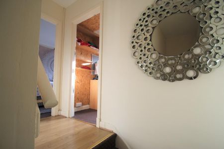 5 bedroom semi-detached house to rent - Photo 4