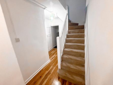 2 bedroom maisonette to rent - Photo 5