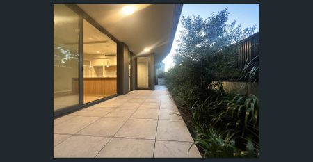 Fully Furnished Two-Bedroom Ground Floor Apartment - Photo 4