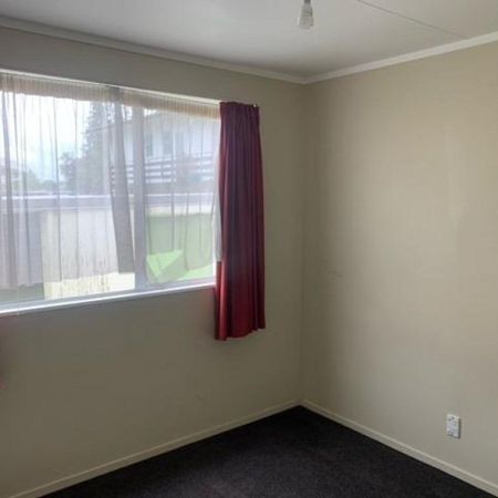 Convenient location on York - Photo 3