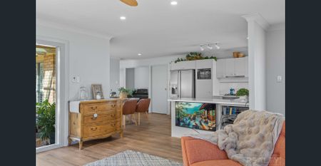 Boutique Villa Offering House-Sized Living in a Premium Swansea Location. - Photo 4