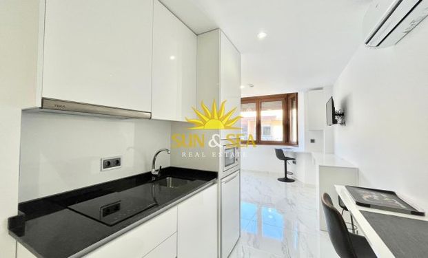 1 BEDROOM HOLIDAY APARTMENT - TORREVIEJA - Foto 1