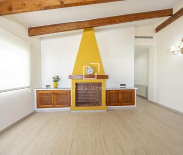 Recently renovated penthouse with 2 large terraces for rent at the ... - Photo 1