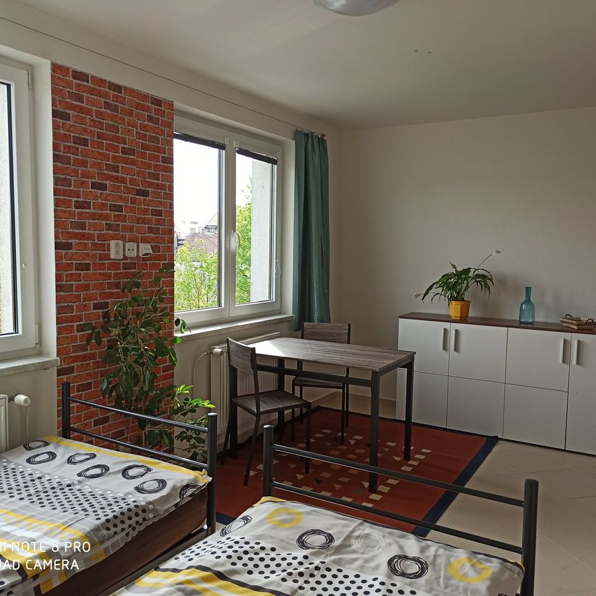 Pronájem bytu 1+kk a garsoniéry 35 m² - Fotografie 1