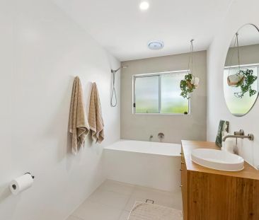 Coastal luxe living in the heart of Burleigh Waters - Photo 6