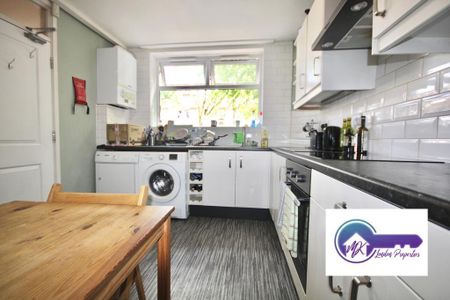 1 bedroom in a flat share to rent - Photo 4