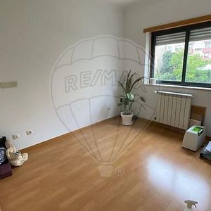 Apartamento T2 para arrendar em Santo António dos Cavaleiros e Frielas, Loures RE/MAX Portugal - Foto 2