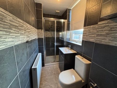 Woodford Road, London, E7, Property for rent - Photo 3